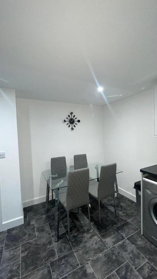 2 Bed Room Luxury Apartment In Old Kent Road London Bagian luar foto