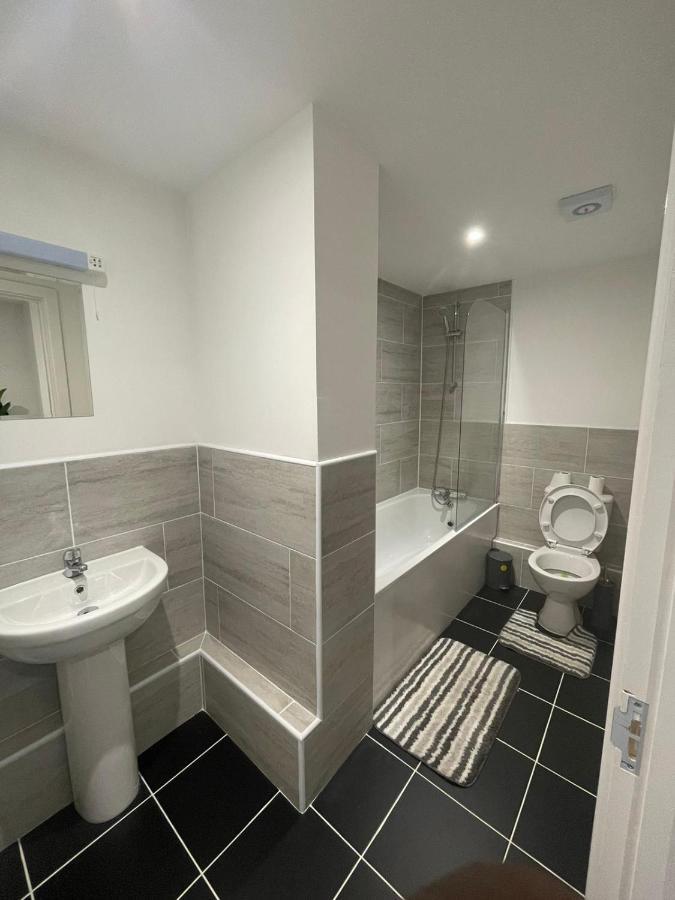2 Bed Room Luxury Apartment In Old Kent Road London Bagian luar foto